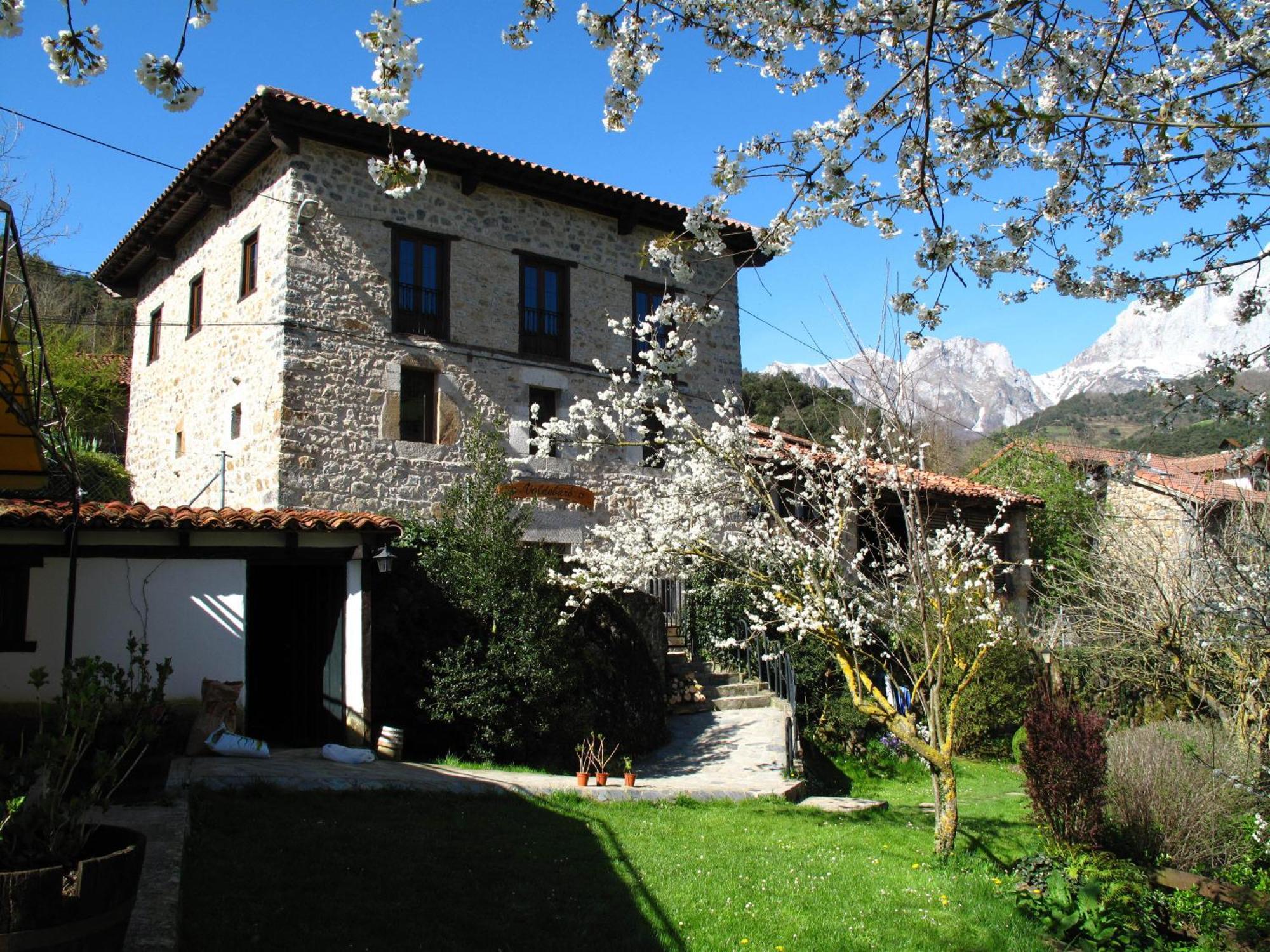 Albergue Turistico Valdebaro Camaleño Екстериор снимка